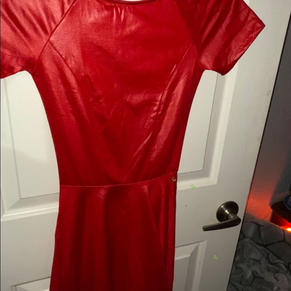HOT RED DRESS - Picture 3 of 3